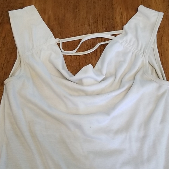 Backless top - Picture 3 of 7